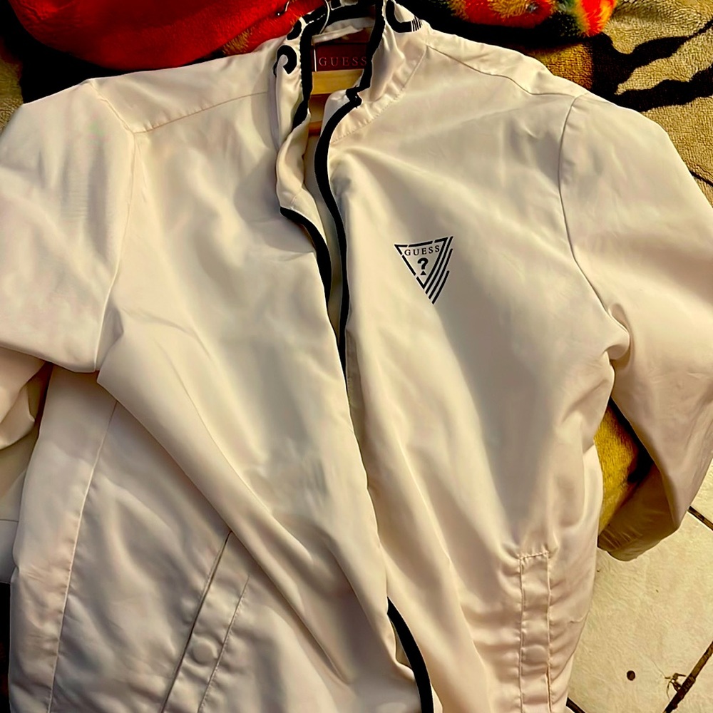 Guess sweatshirt